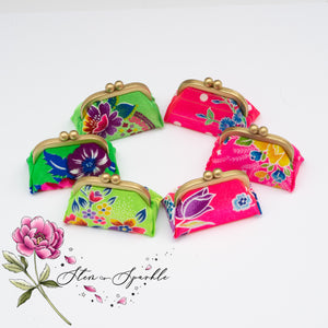 (Vintage Fabric) Random Clasp Style Ornaments